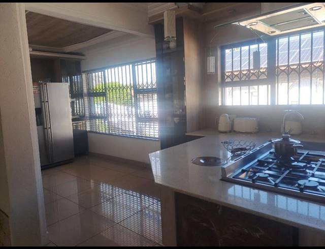 4 BEDROOM HOUSE FOR SALE IN BRACKENHURST